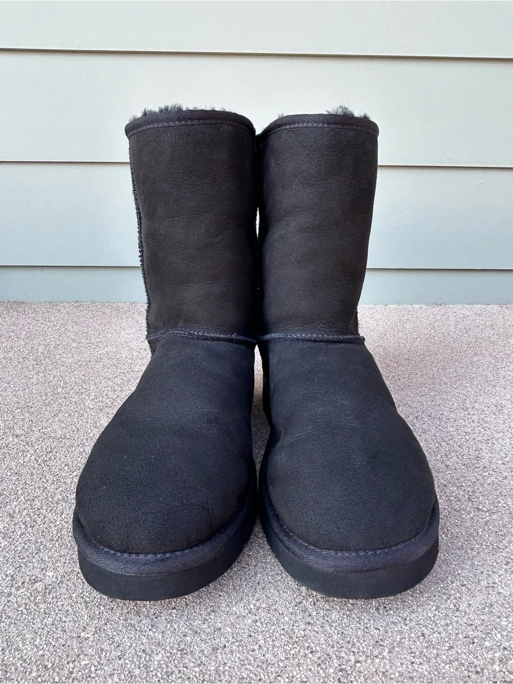 $195~UGG~Men’s Black Suede Classic Short Sheepskin Lined Ugg Boots~12/12.5